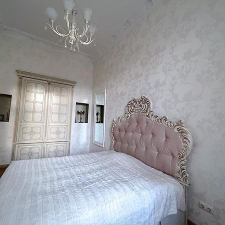GoldenapartmentLeopoli Esterno foto