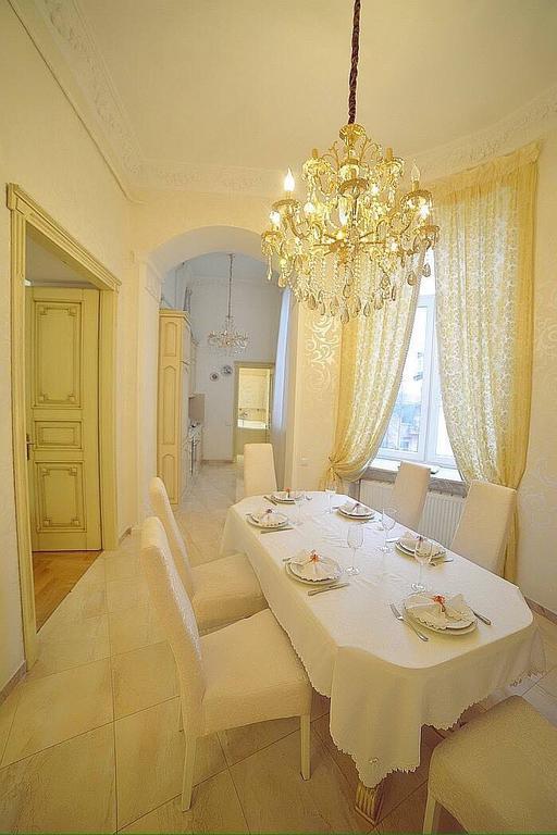 GoldenapartmentLeopoli Esterno foto